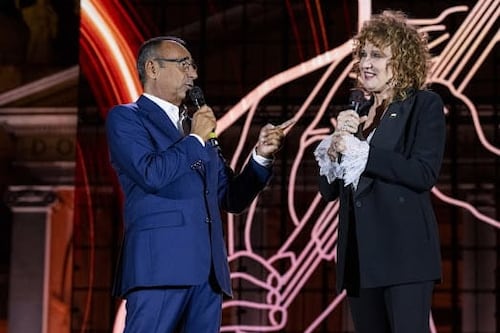 Successo a Napoli per Pino È - Il viaggio del Musicante. Domani sera su Rai1 l'omaggio al cantautore