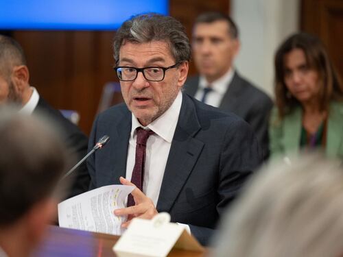 Manovra, il governo lavora al contributo delle banche: "No extraprofitti"