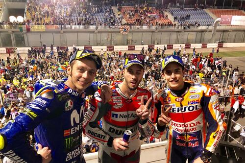 MotoGp: è subito Italia. Dovizioso batte Marquez in volata, Rossi terzo