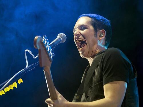 Brian Molko dei Placebo rischia il processo: "Rogatoria", gli insulti a Meloni