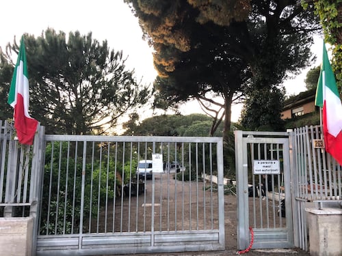 Ostia, ecco le case dell'Aeronautica occupate con l'aiuto di Casapound
