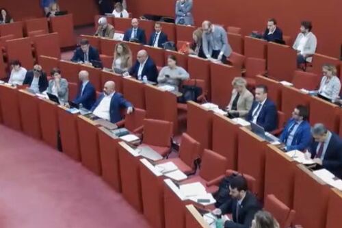 Genova, l'odio del consigliere Pd contro FdI: "Vi abbiamo già appeso una volta" (video)