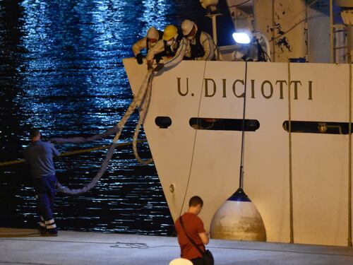 Nave Diciotti, Fico e Guardia Costiera contro Salvini