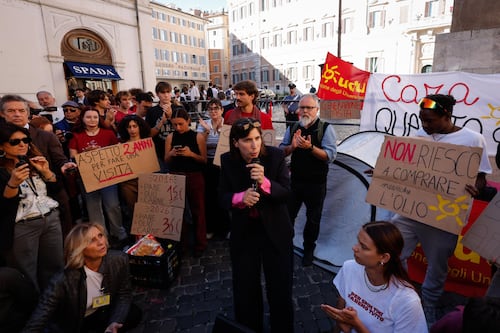 La regia di Schlein & Co. dietro le finte proteste degli accampati