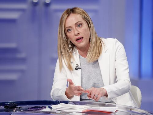 Non c'è spazio per razzisti e antisemiti, la Meloni risponde agli attacchi