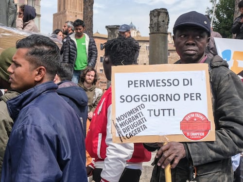 Migranti, metà dei richiedenti asilo non ha diritto di restare in Italia