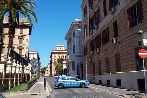 Roma, funzionario precipita dal palazzo del Ministero e muore