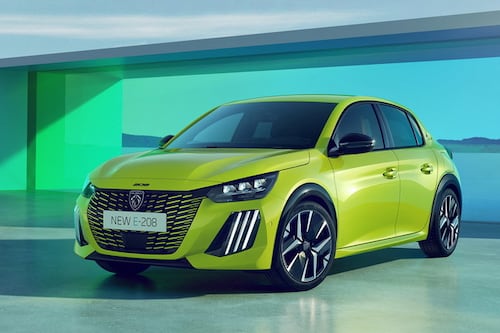 Peugeot 208 cambia faccia