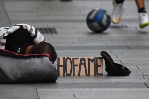 Allarme giovani: figli più poveri di genitori e nonni