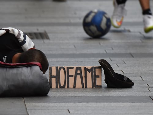 Allarme giovani: figli più poveri di genitori e nonni