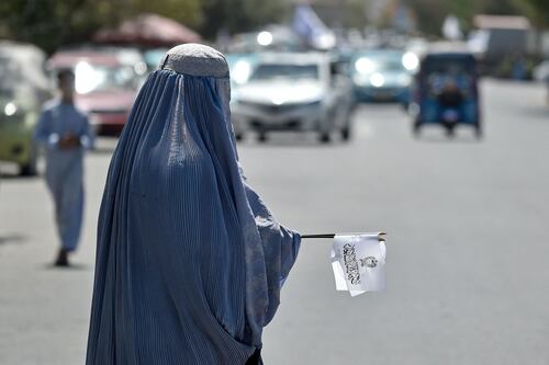 Portogallo, vietato il burqa nei luoghi pubblici: "Motivi di sicurezza"