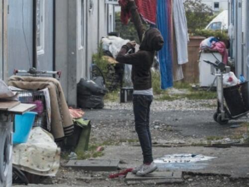 C'è anche il pizzo sulle case dei nomadi