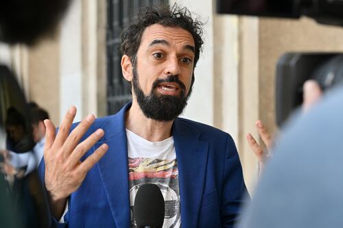 Isola dei famosi, sbarca Dino Giarrusso. E dal M5s: "Scontro tra titani con Adinolfi..."