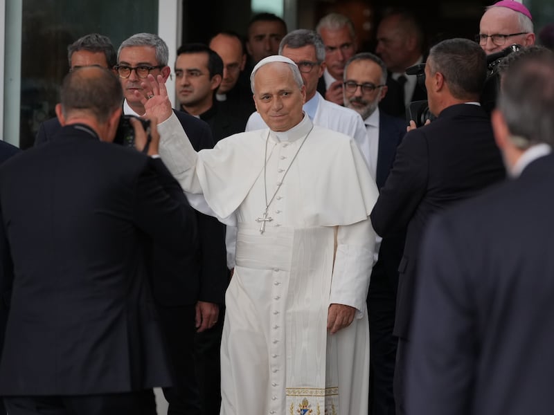 Roma, Papa Leone lascia il Gemelli e torna in Vaticano