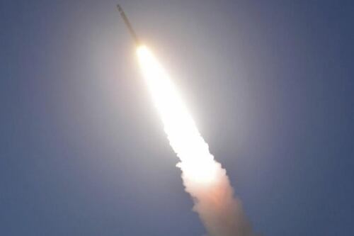 Mosca mostra i muscoli: testato un missile balistico intercontinentale
