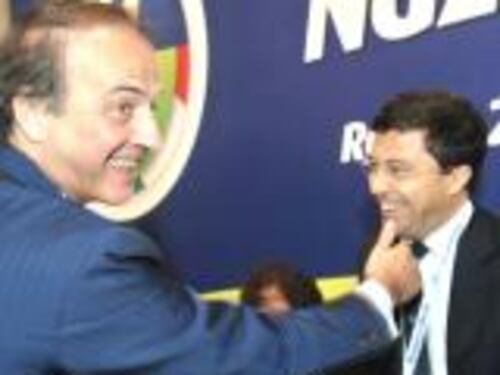 Fli in assemblea. Manca solo Grillo