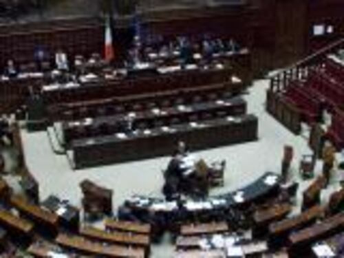 Guasto al condizionatore a Montecitorio Seduta sospesa per puzza