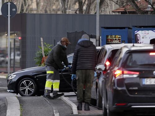 Sciopero dei benzinai confermato: solo un sindacato lo riduce a 24 ore