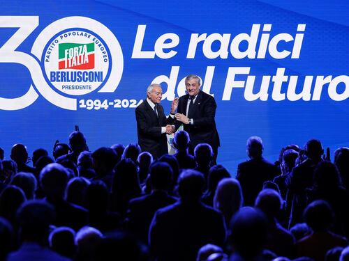 Forza Italia, l’evento a 30 anni dalla discesa in campo di Berlusconi incorona Tajani