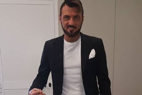 Trono Over a luci rosse, Sossio Aruta va a letto con tutte