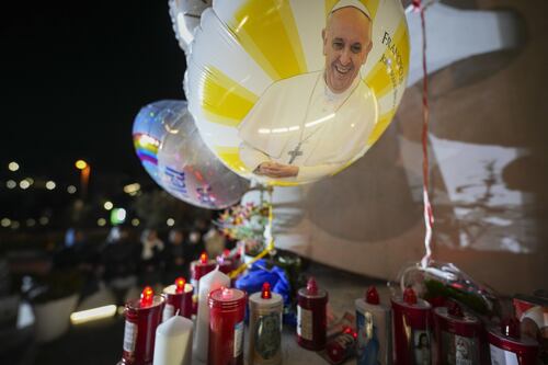 Papa Francesco, "era tutto pronto per il suo ritorno". Poi l'altolà del policlinico