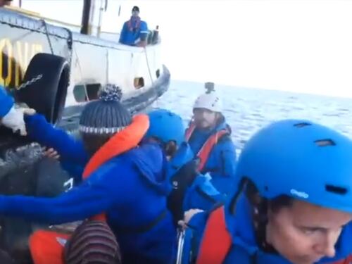 Nave Ong con 49 migranti a Lampedusa. Salvini: è dei centri sociali, non sbarca