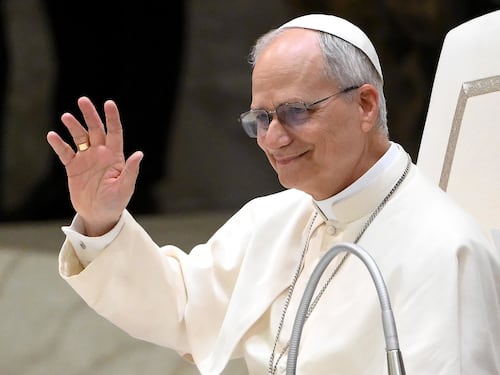 Papa Leone, mossa per la pace: "Santa sede a disposizione perché i nemici si guardino negli occhi"