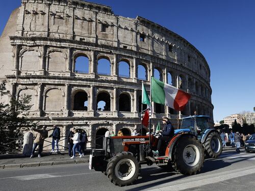 Trattori, l'analisi di Bisignani: sono un rischio ma anche un'opportunità