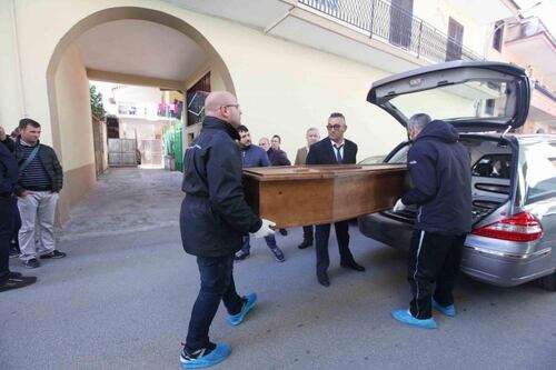 Caserta, marito e moglie sgozzati in casa