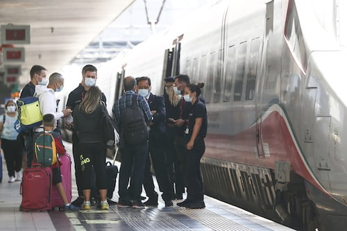 Caso sospetto di Covid a bordo, ora la polizia ferroviaria può fermare il treno