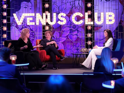Venus club, “da non crederci”. Mara Maionchi svela la verità sulla carriera di Tiziano Ferro, Gianna Nannini e Mango