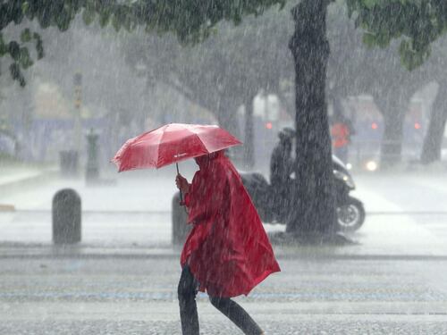 Allerta neve a Milano. La città si prepara all'emergenza