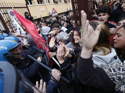 Sapienza, altro che studenti. Ex Br, anarchici e militanti pro Hamas nell’assalto