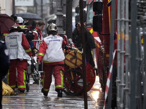 Parigi, incendio all'hotel Le Bristol: lievi feriti