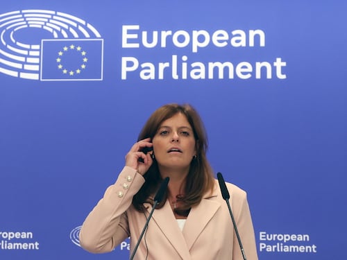 Ilaria Salis, che euroschiaffo: bocciati gli emendamenti per tutelare chi occupa