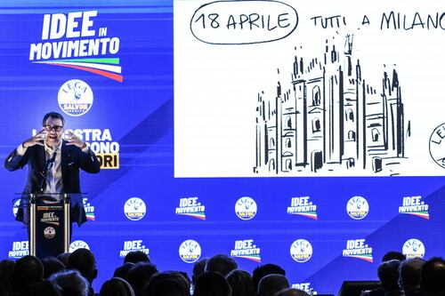 Lega, il messaggio di Salvini: "Ci sono capitani e generali ma la forza è la truppa"