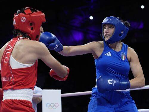 Parigi 2024, Angela Carini dice basta e si ritira: “Ciao alla boxe”