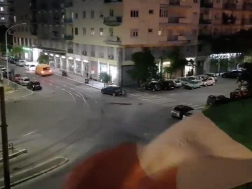 Immigrato ubriaco fa i bisogni in strada. Terribile a Largo Preneste