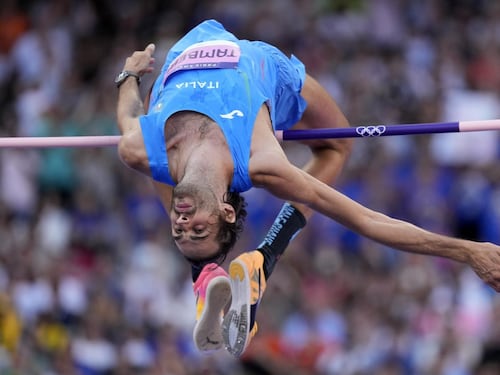 Olimpiadi, Tamberi non fa il miracolo: il pianto disperato dopo l'eliminazione