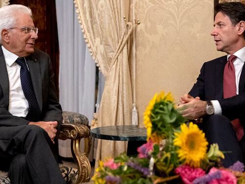 Conte all'attacco: "Governo finito. Da Mattarella per le dimissioni"
