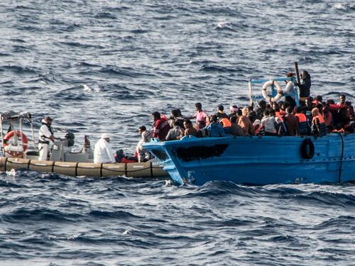 Giallo sulla nave italiana in Libia. Scontro Salvini-Fratoianni