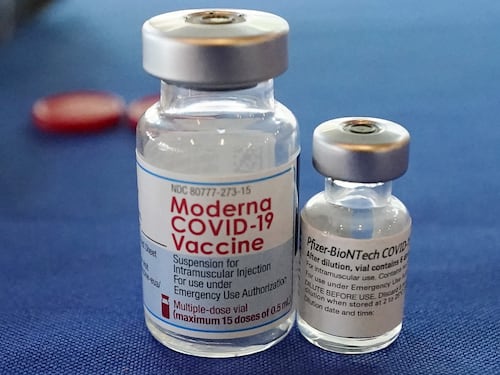 "Cuore a rischio con Moderna". Boom di miocarditi nei giovani dopo il vaccino