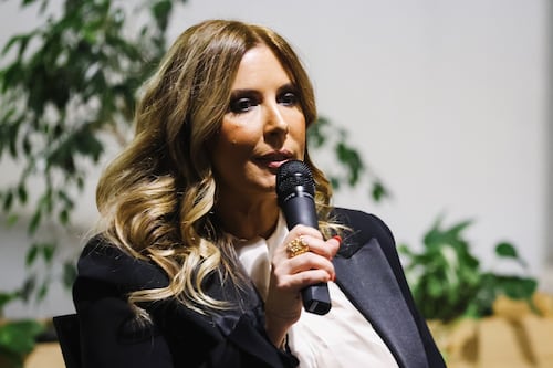 Selvaggia Lucarelli verso la conduzione de L’Isola dei Famosi. Addio a Ballando con le Stelle?