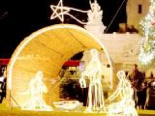 A piazza Venezia Gesù nasce in ritardo