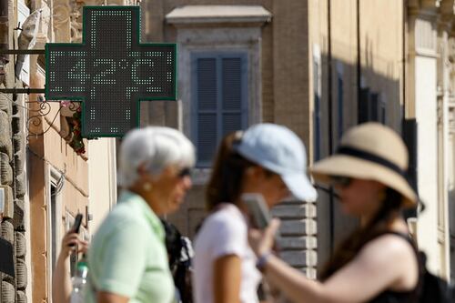 Meteo, sorpresa di Ferragosto. Giuliacci: "Quando finisce il caldo", cambia la data