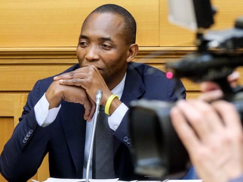 Soumahoro fa la vittima: "Vorrebbero farmi tornare in Africa", con chi si sfoga