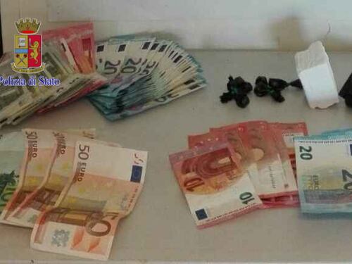 Nonni pusher spacciavano cocaina in casa a Roma