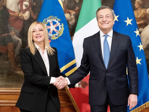 Meloni “convoca” Draghi. E il Pd boicotta Fitto in Europa: ricatto a Ursula