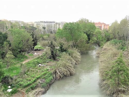 Ponte delle Valli, cadavere affiora dall'Aniene: è di un rom ventenne