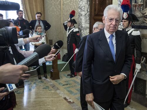 Sul Mes bravi i Cinque stelle. L'applauso arriva da Mario Monti